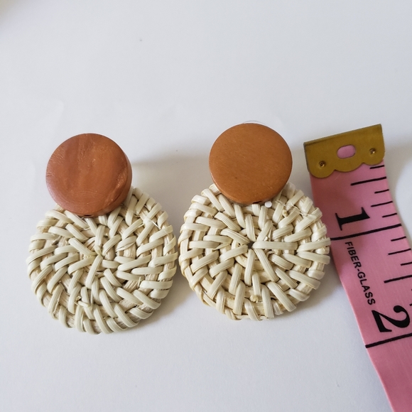 Handmade bohemian rattan earrings - Picture 3 of 8